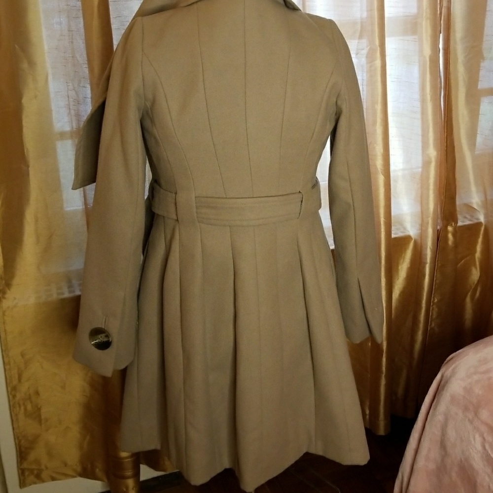 Coat - Picture 3 of 6